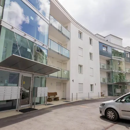 Viktoria B33 By Vacations, Exklusive App Mit Bergblick Im Zentrum