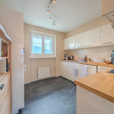 Viktoria B33 By Vacations, Exklusive App Mit Bergblick Im Zentrum アパート アローザ