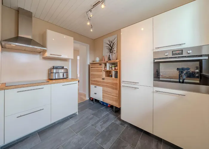 Viktoria B33 By Vacations, Exklusive App Mit Bergblick Im Zentrum Lägenhet